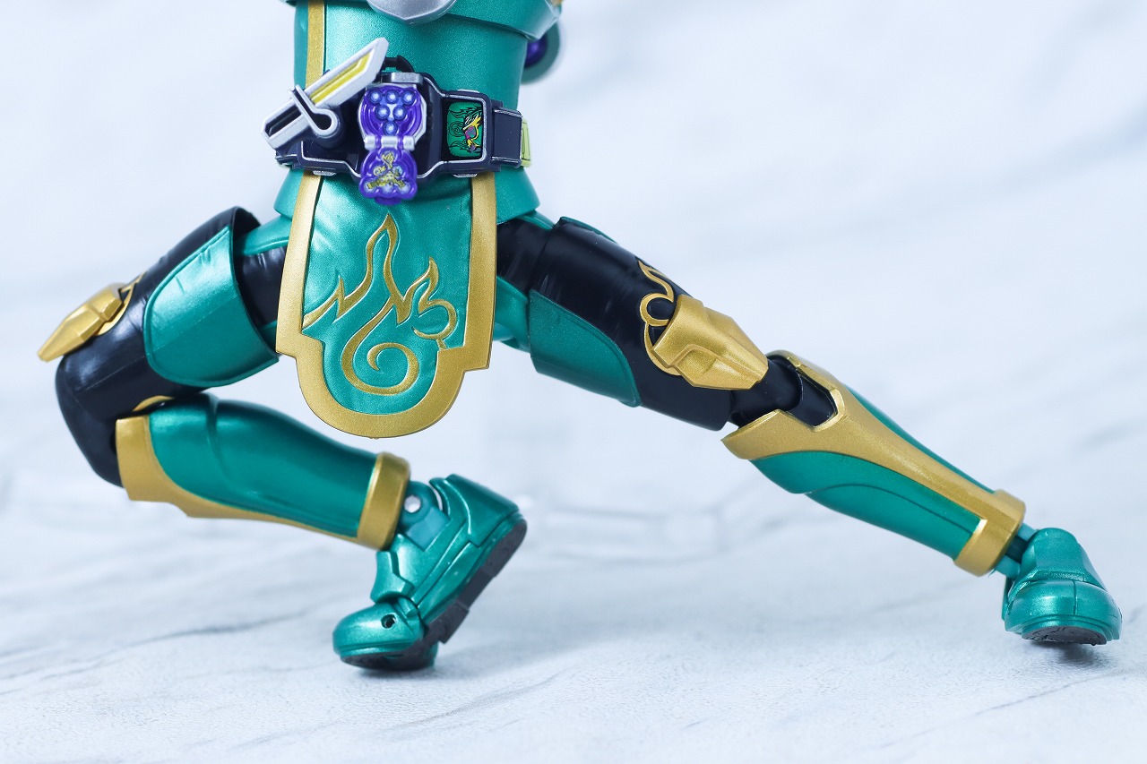 S.H.フィギュアーツ 真骨彫製法　仮面ライダー龍玄 ブドウアームズ　レビュー　可動範囲