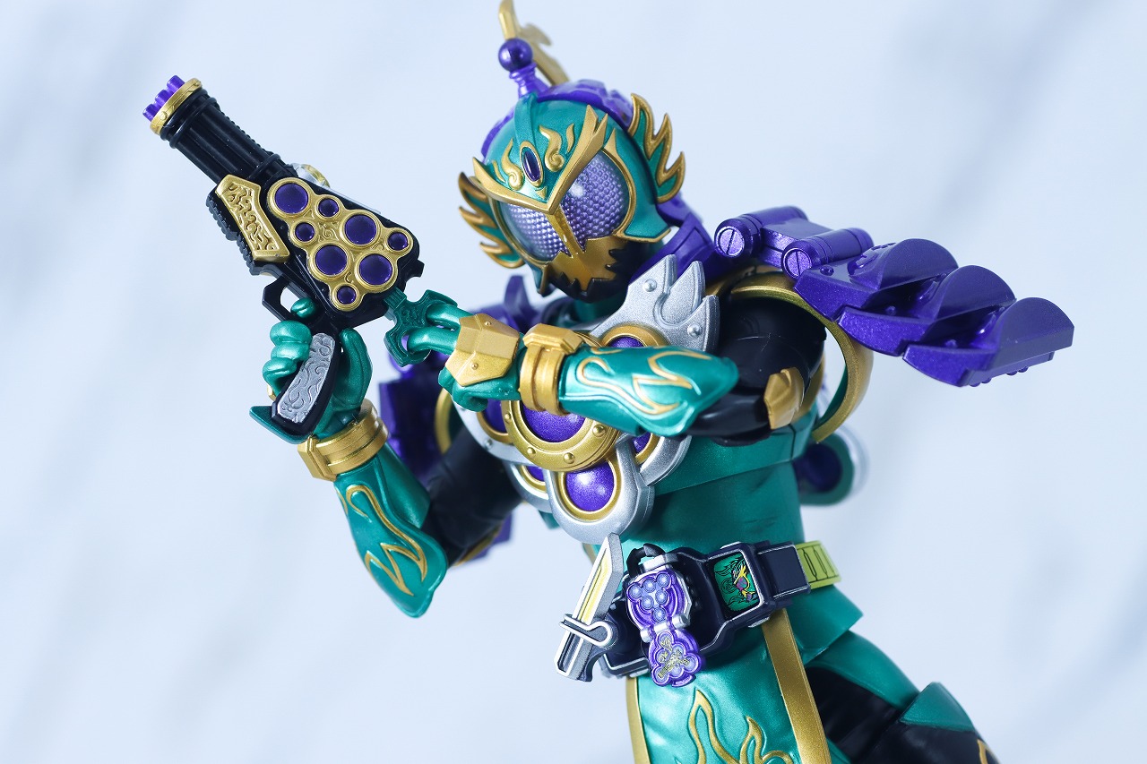 S.H.フィギュアーツ 真骨彫製法　仮面ライダー龍玄 ブドウアームズ　レビュー