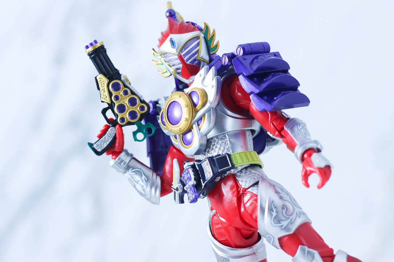 S.H.フィギュアーツ 真骨彫製法　仮面ライダー龍玄 ブドウアームズ　レビュー　アクション　鎧武