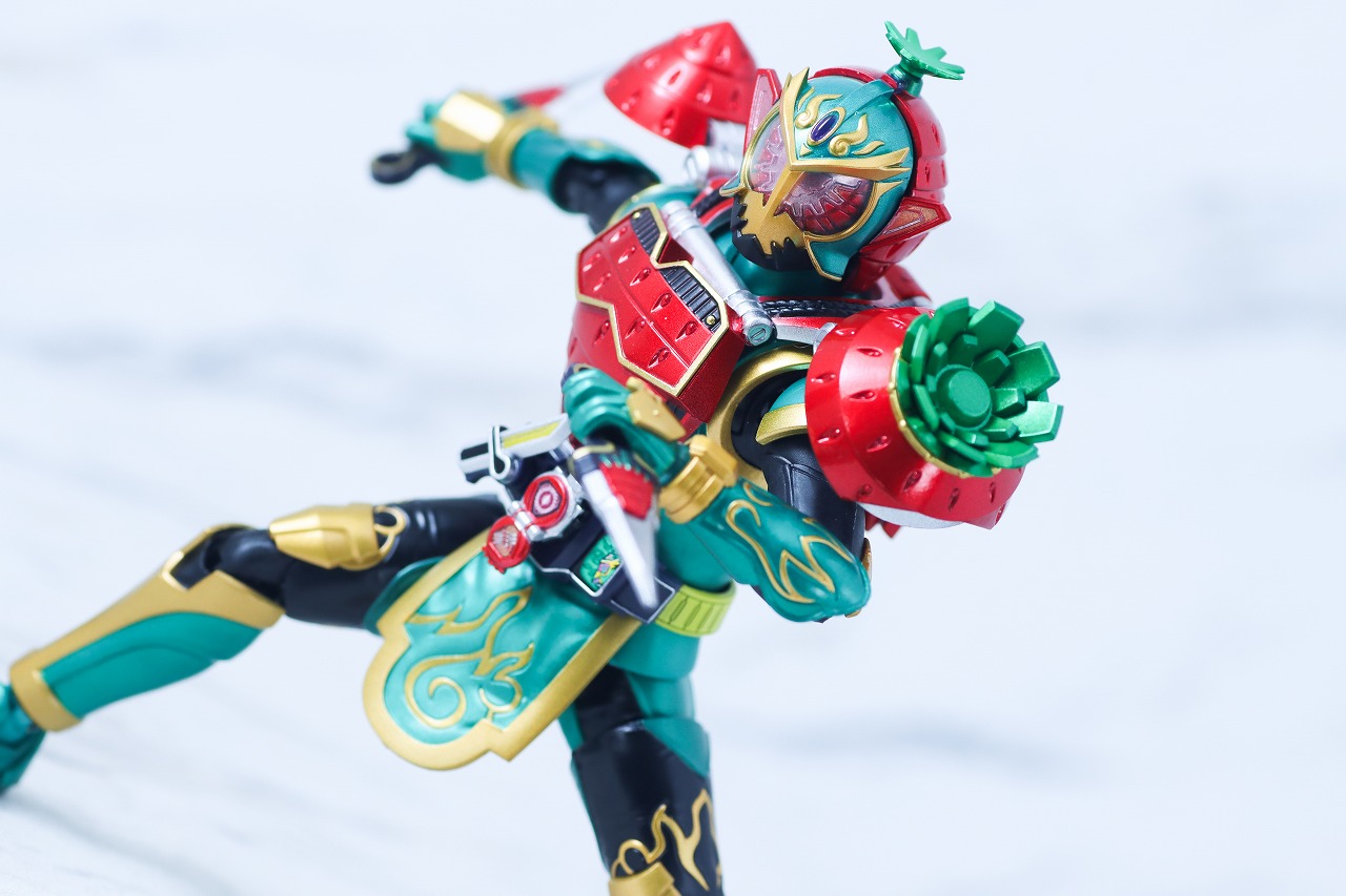 S.H.フィギュアーツ 真骨彫製法　仮面ライダー龍玄 ブドウアームズ　レビュー　アクション　イチゴアームズ