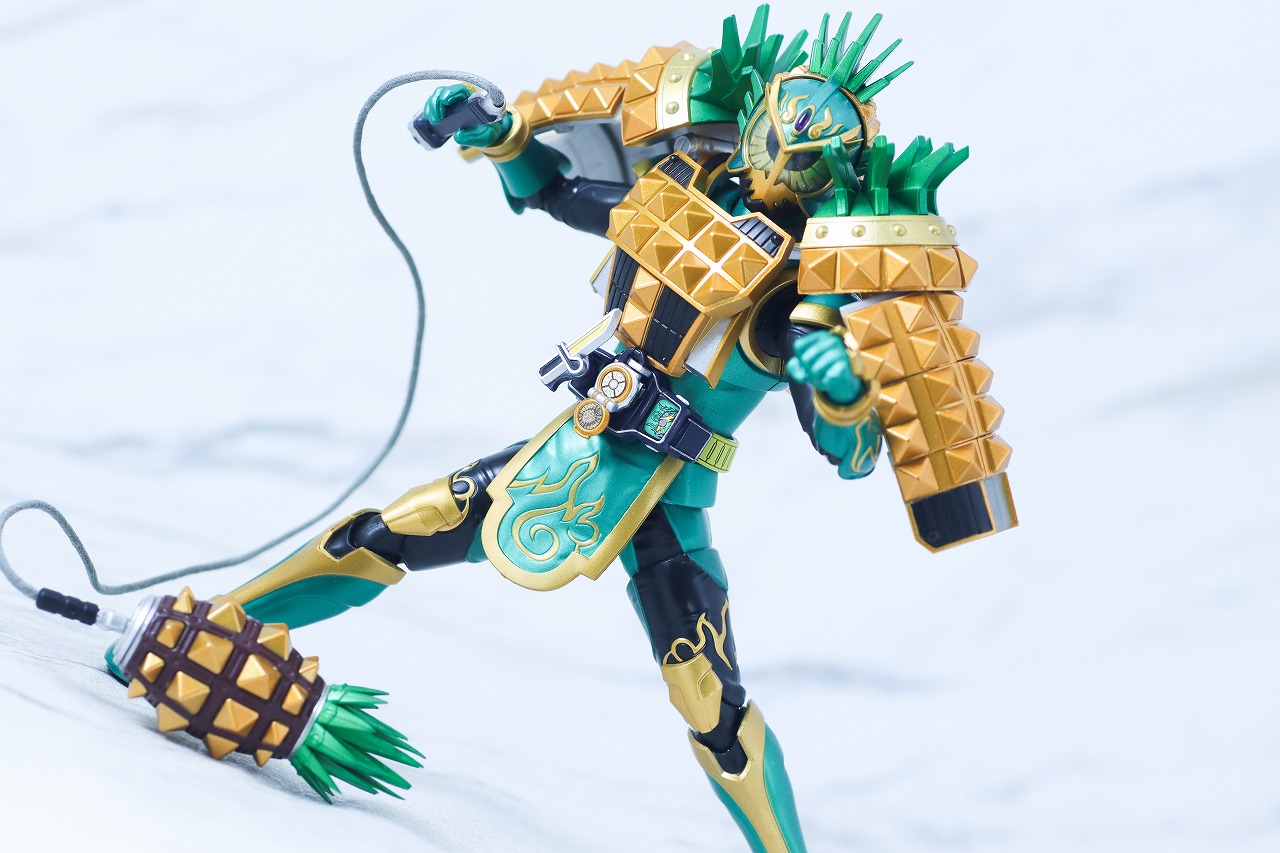 S.H.フィギュアーツ 真骨彫製法　仮面ライダー龍玄 ブドウアームズ　レビュー　アクション　パインアームズ