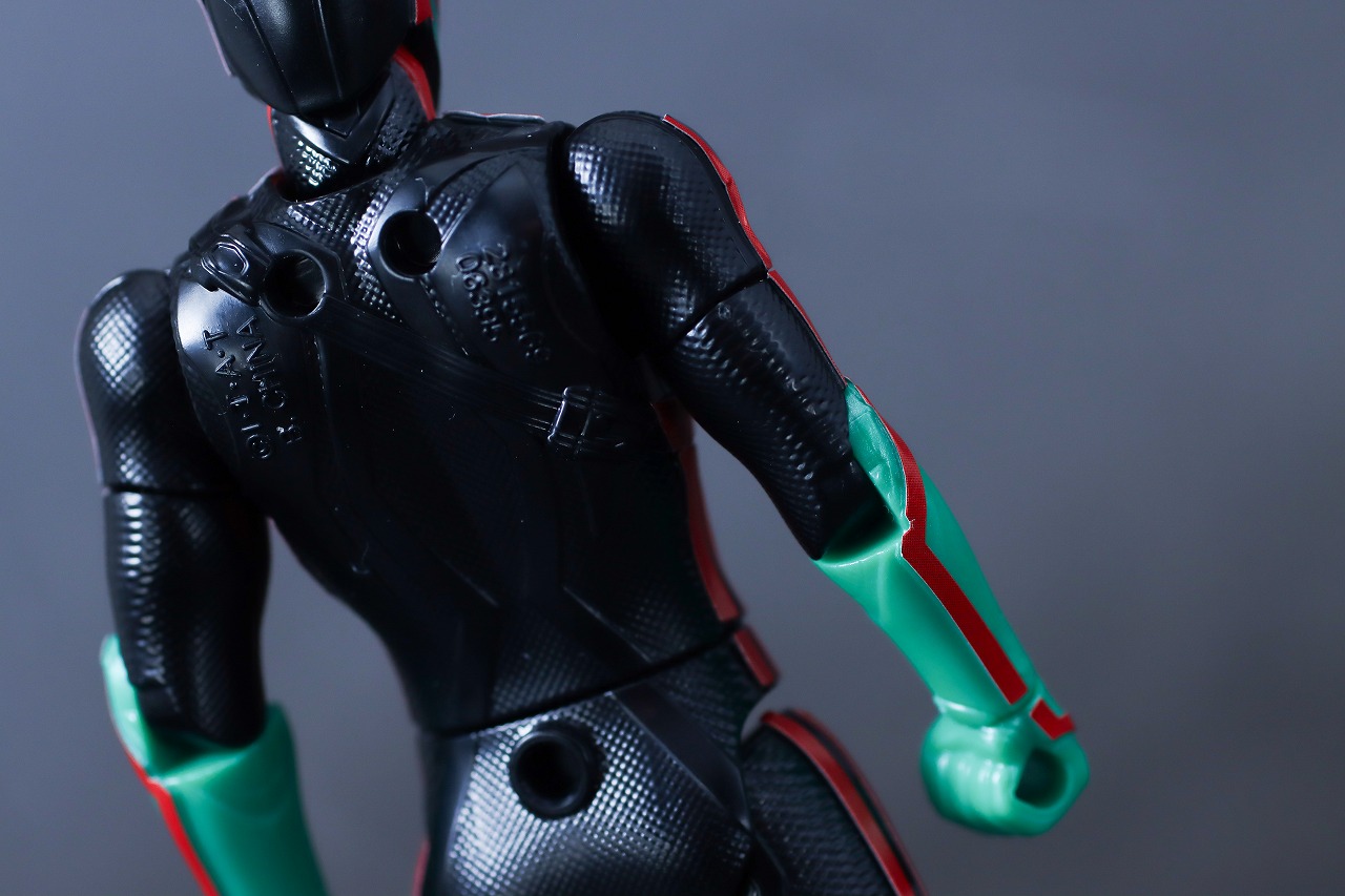 装動　仮面ライダーゼッツ フィジカムインパクト　本体