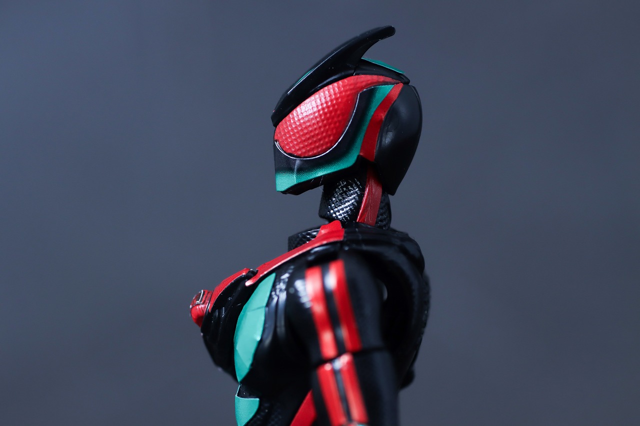 装動　仮面ライダーゼッツ フィジカムインパクト　可動範囲