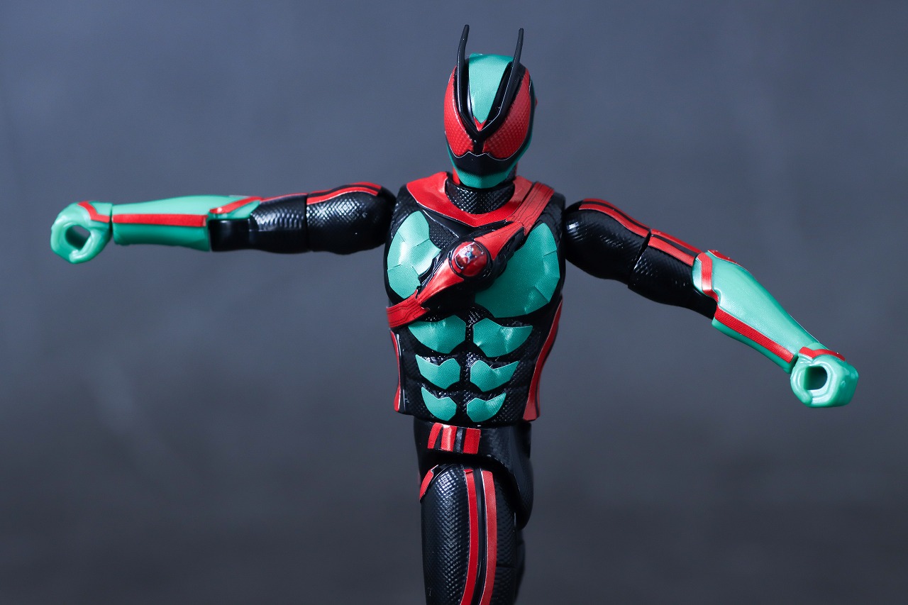 装動　仮面ライダーゼッツ フィジカムインパクト　可動範囲