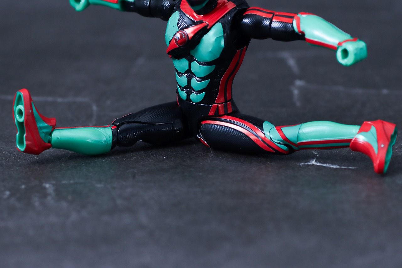 装動　仮面ライダーゼッツ フィジカムインパクト　可動範囲