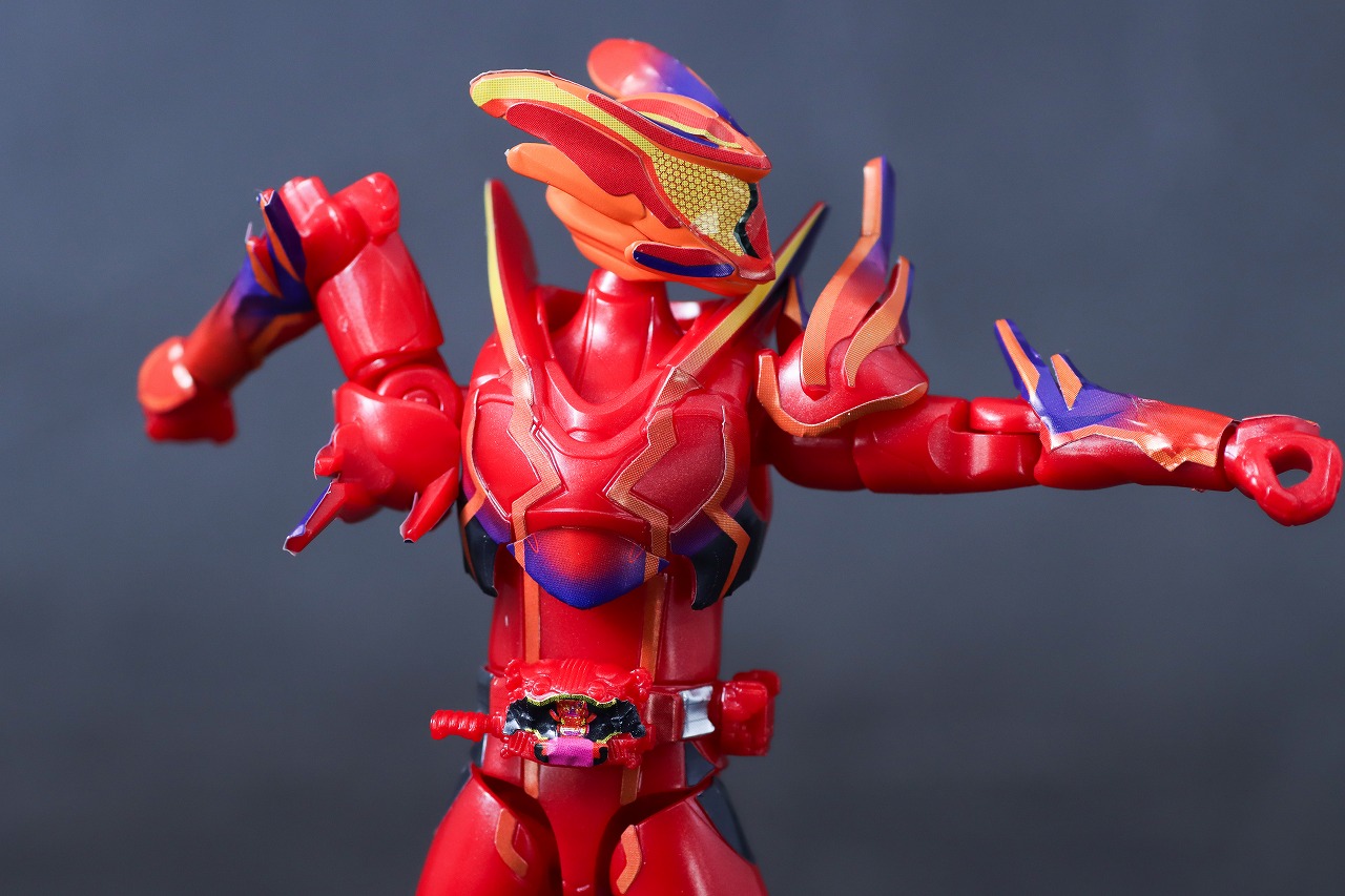 装動　仮面ライダーガヴ アメイジングミフォーム　レビュー　可動範囲