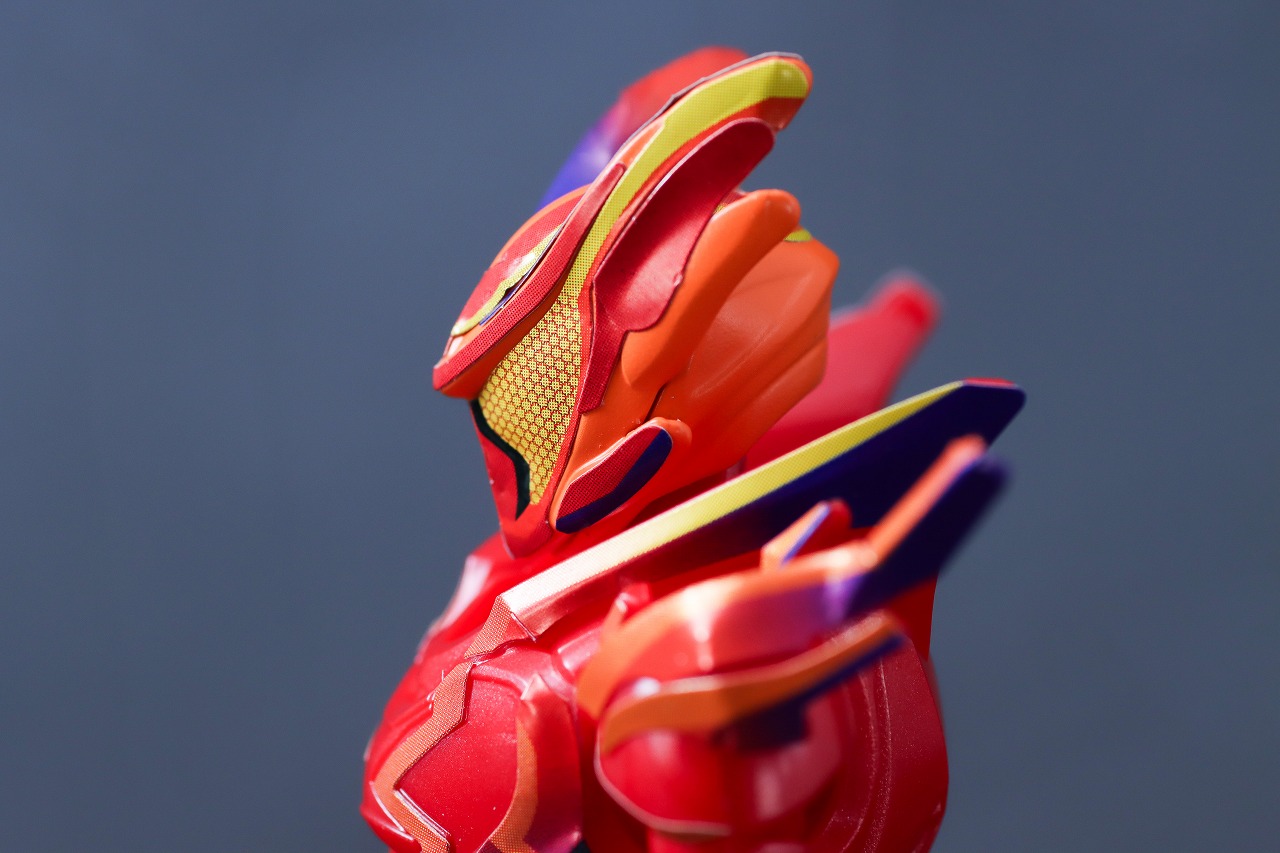 装動　仮面ライダーガヴ アメイジングミフォーム　レビュー　可動範囲