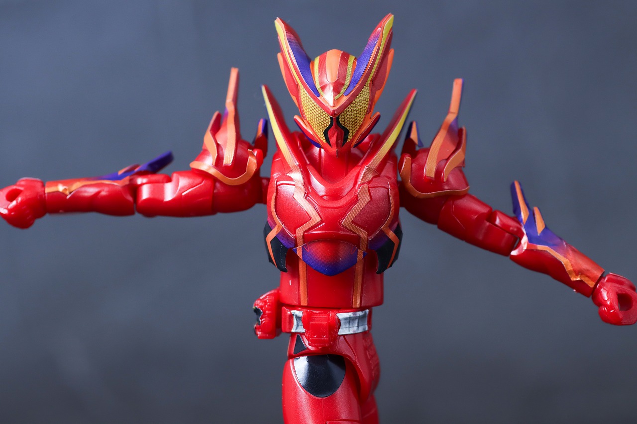 装動　仮面ライダーガヴ アメイジングミフォーム　レビュー　可動範囲