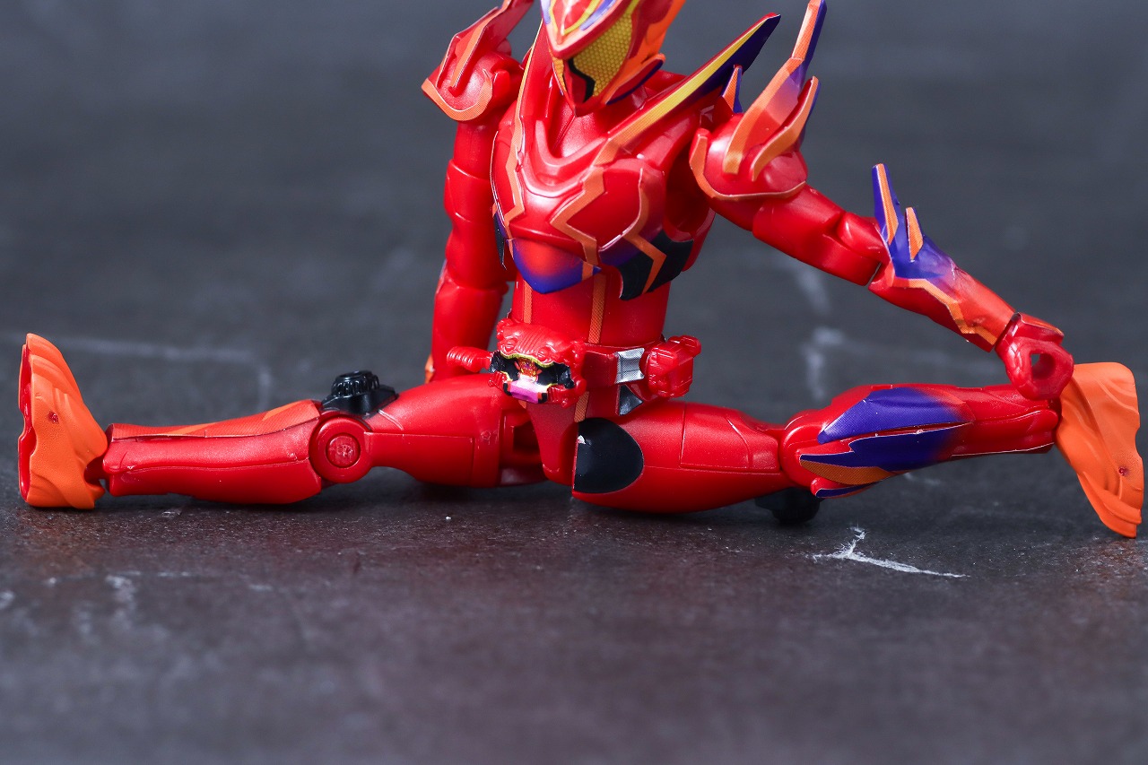 装動　仮面ライダーガヴ アメイジングミフォーム　レビュー　可動範囲