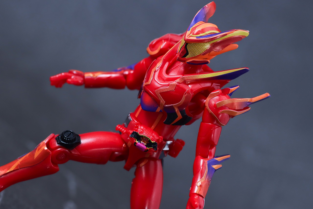 装動　仮面ライダーガヴ アメイジングミフォーム　レビュー　アクション