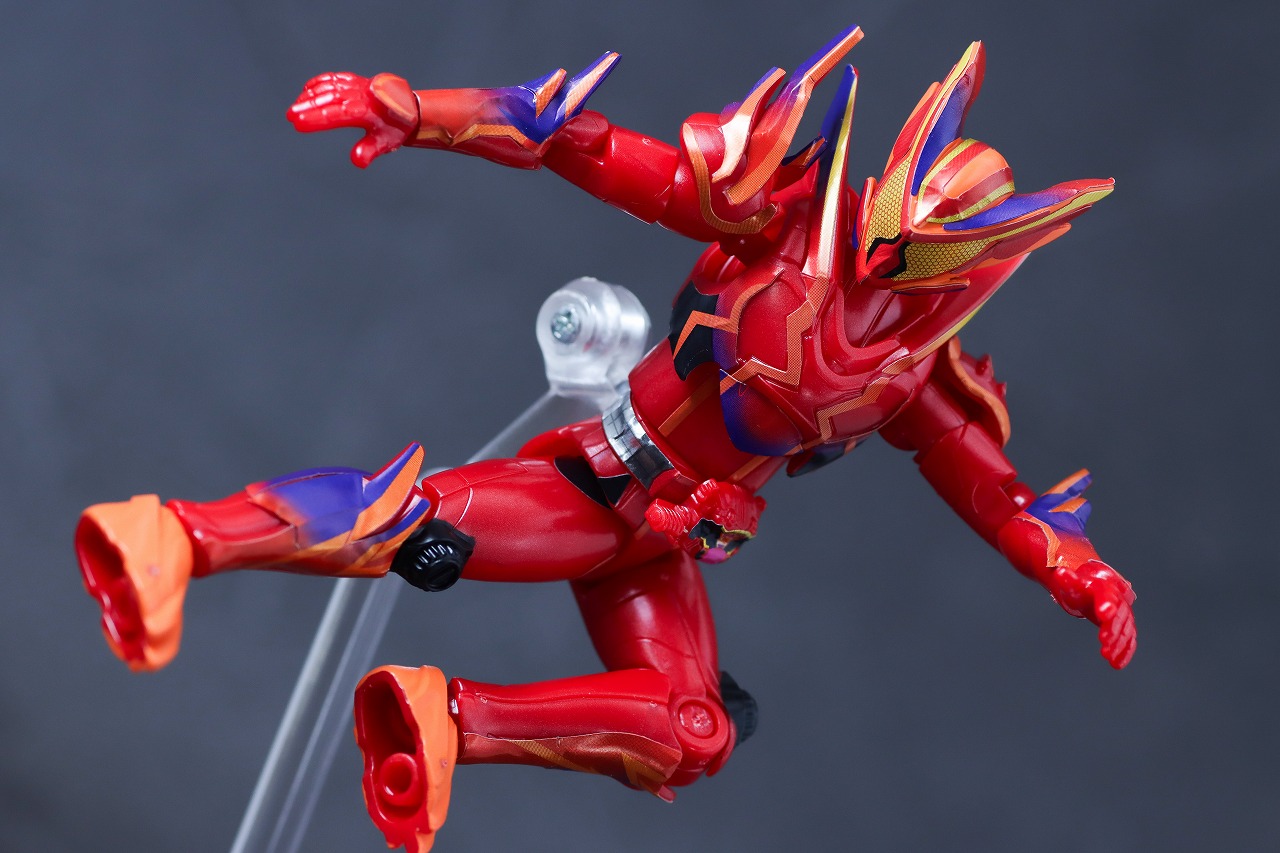 装動　仮面ライダーガヴ アメイジングミフォーム　レビュー　アクション