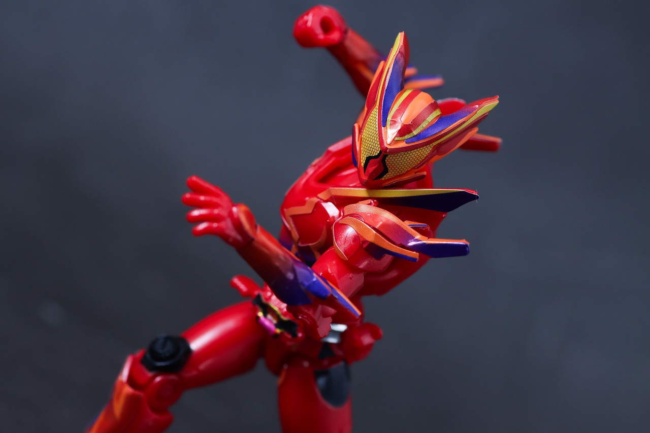 装動　仮面ライダーガヴ アメイジングミフォーム　レビュー　アクション