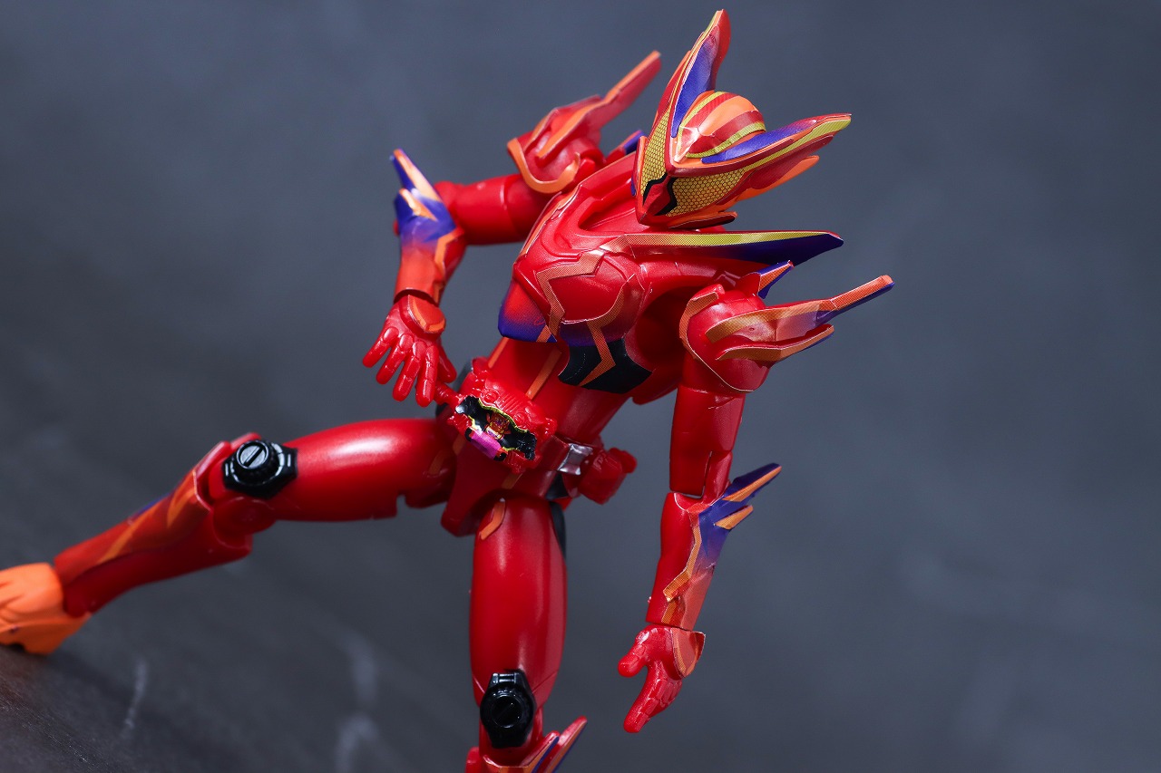 装動　仮面ライダーガヴ アメイジングミフォーム　レビュー　アクション