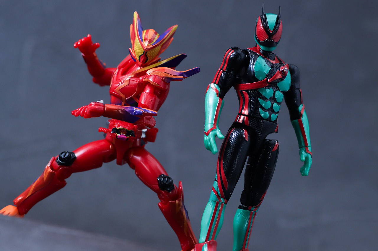 装動　仮面ライダーガヴ アメイジングミフォーム　レビュー　アクション