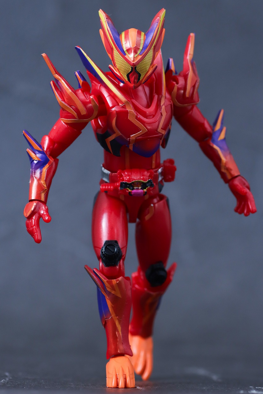 装動　仮面ライダーガヴ アメイジングミフォーム　レビュー　本体