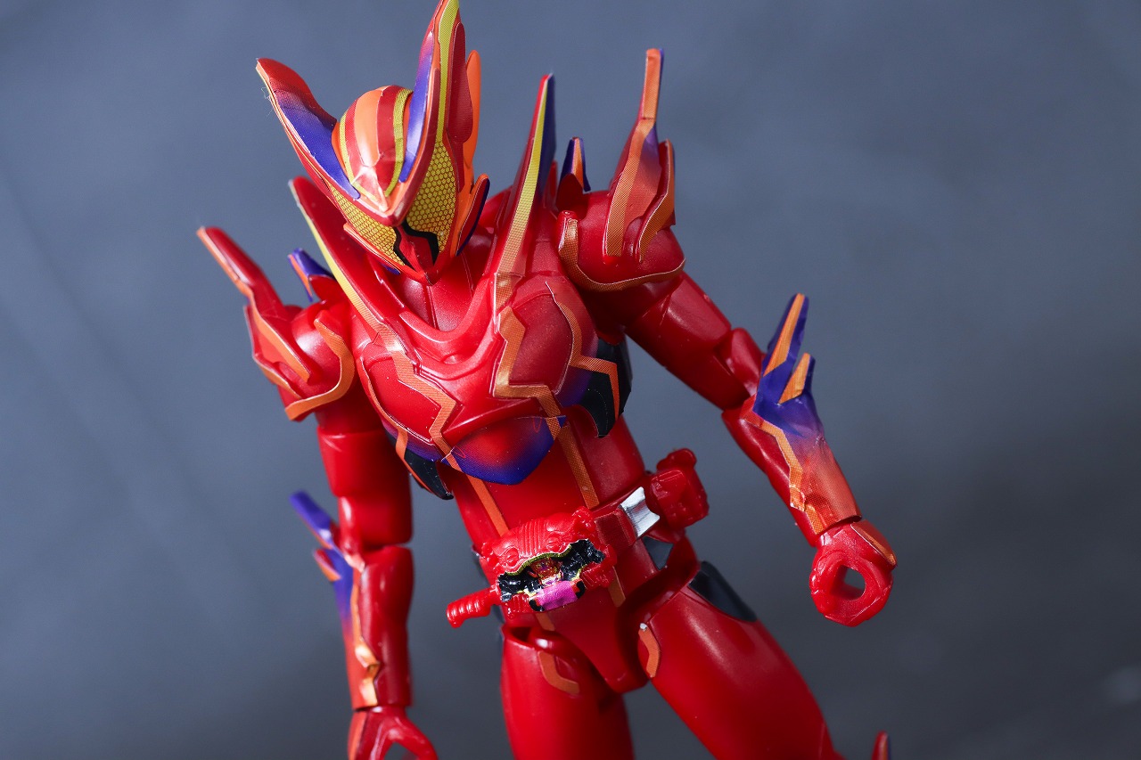 装動　仮面ライダーガヴ アメイジングミフォーム　レビュー　本体