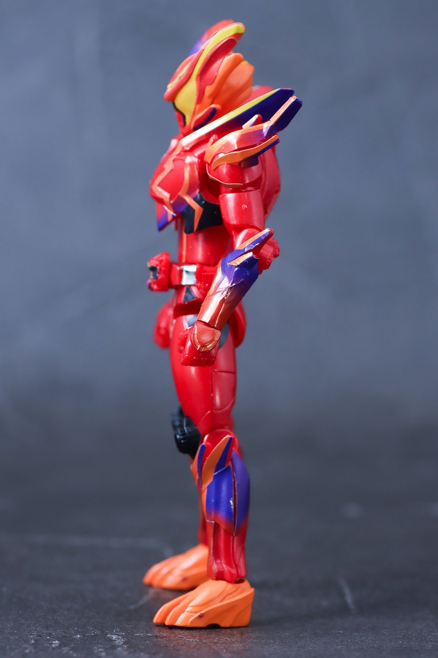 装動　仮面ライダーガヴ アメイジングミフォーム　レビュー　本体