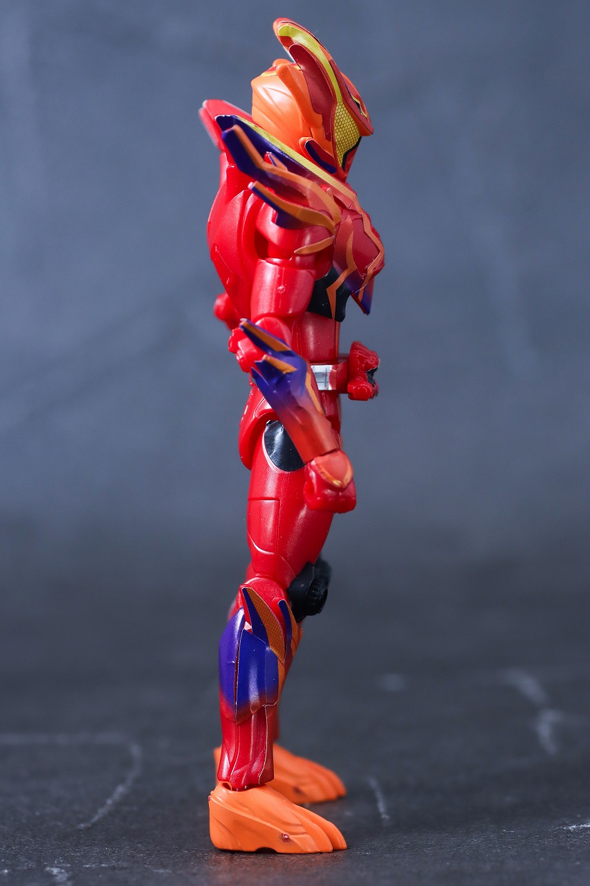 装動　仮面ライダーガヴ アメイジングミフォーム　レビュー　本体