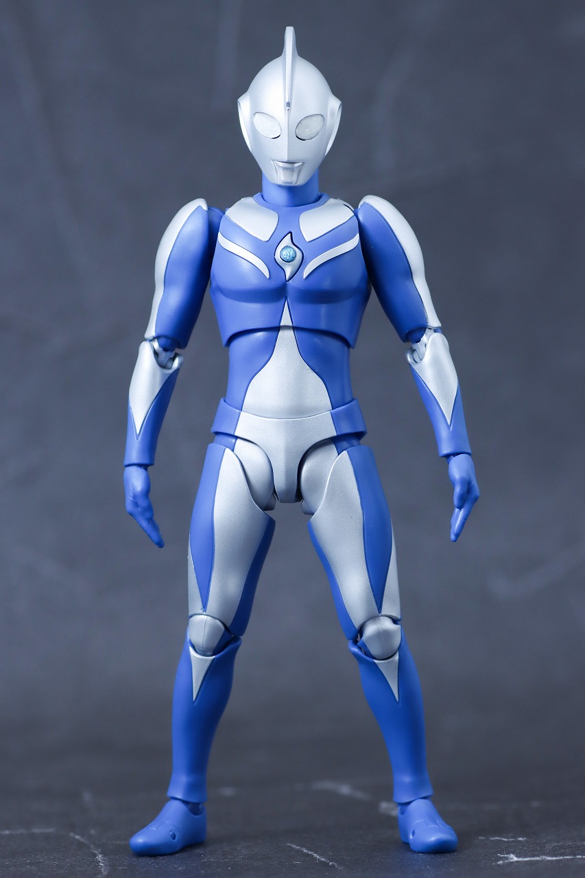 S.H.フィギュアーツ　ウルトラマンコスモス ルナモード　レビュー　本体