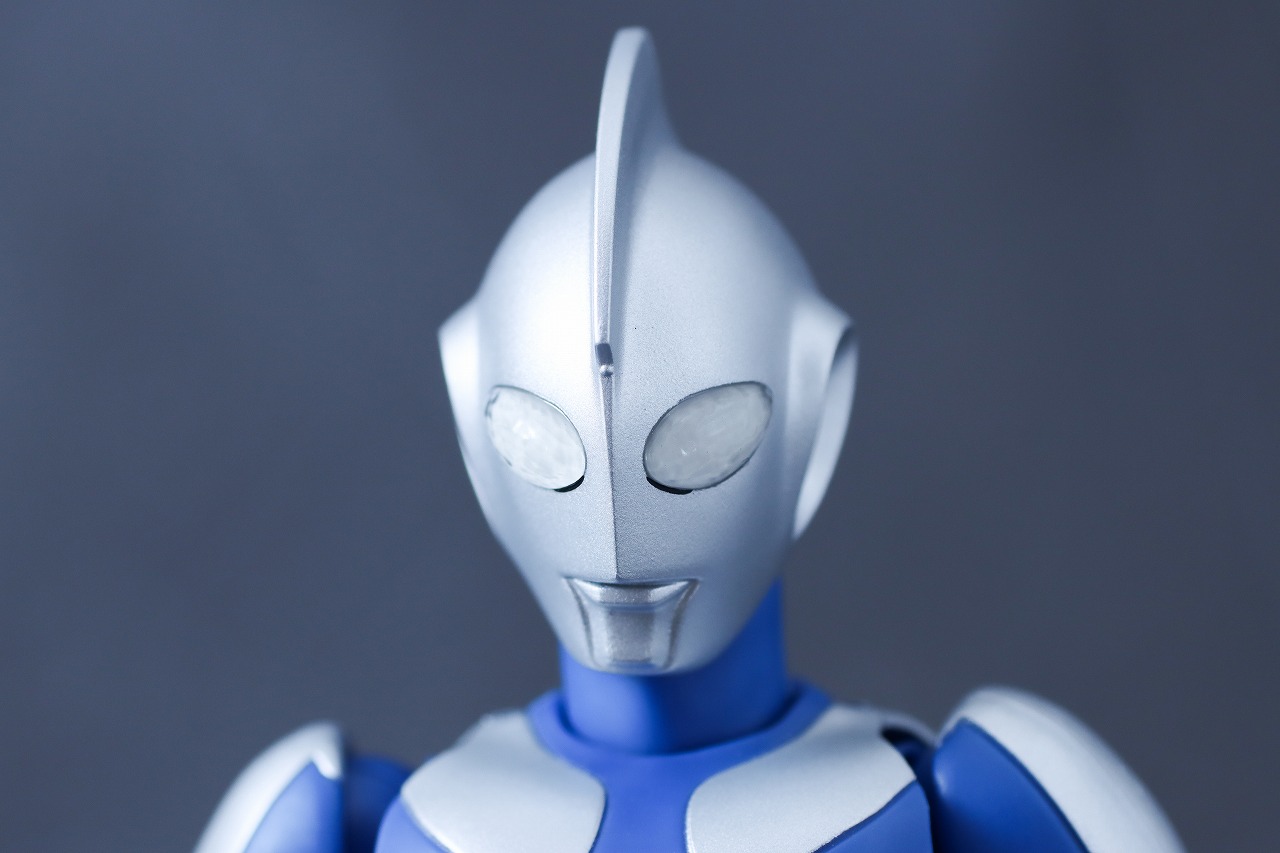 S.H.フィギュアーツ　ウルトラマンコスモス ルナモード　レビュー　本体