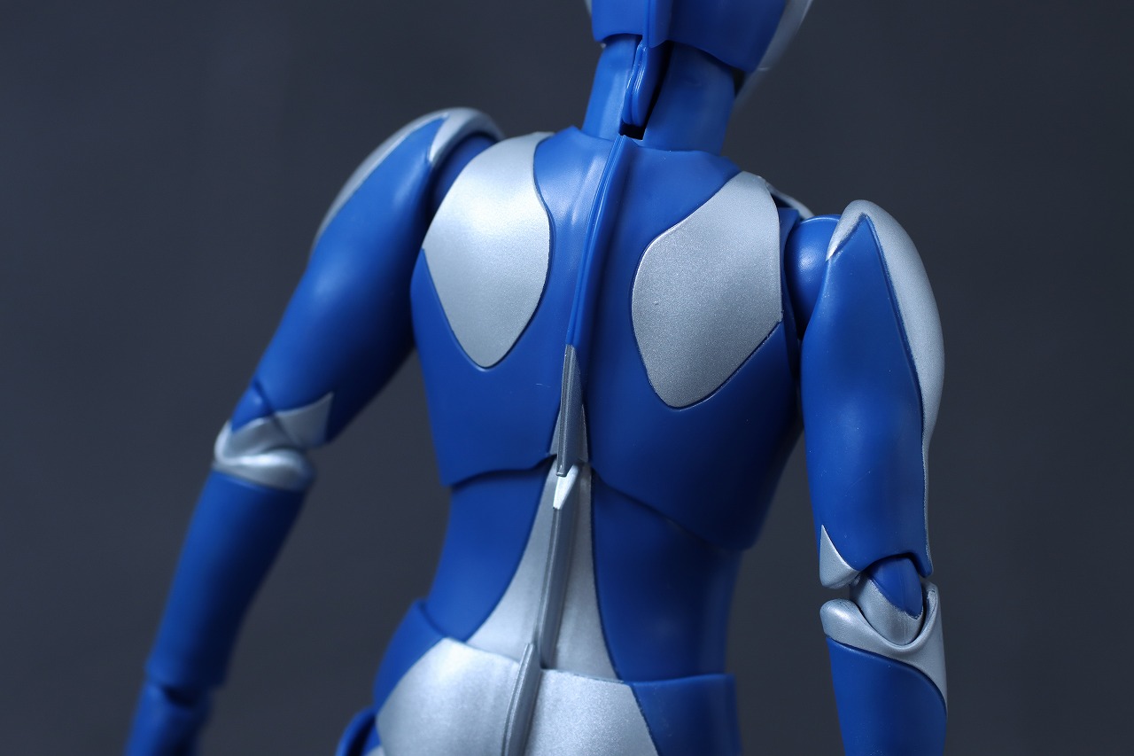 S.H.フィギュアーツ　ウルトラマンコスモス ルナモード　レビュー　本体