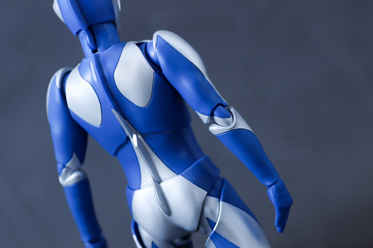 S.H.フィギュアーツ　ウルトラマンコスモス ルナモード　レビュー　本体