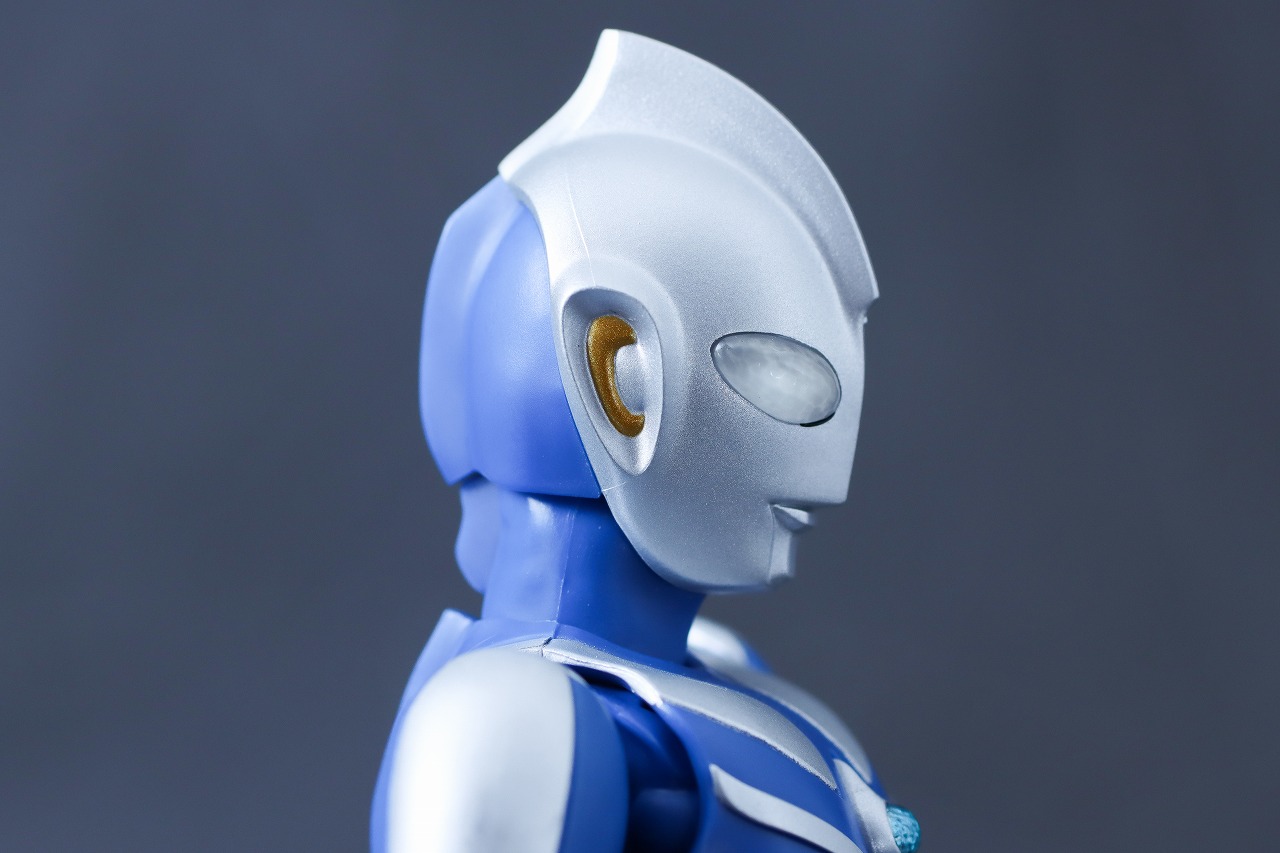 S.H.フィギュアーツ　ウルトラマンコスモス ルナモード　レビュー　本体