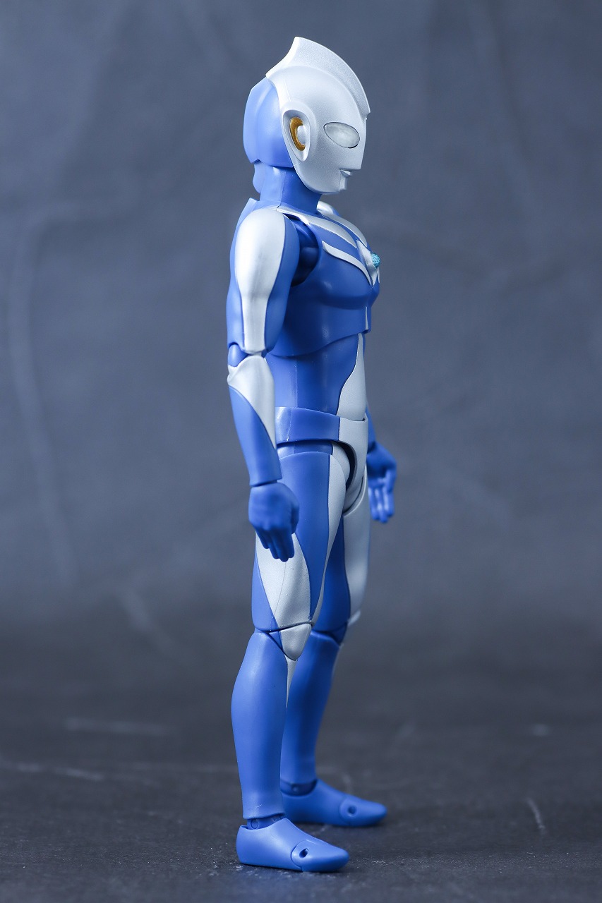 S.H.フィギュアーツ　ウルトラマンコスモス ルナモード　レビュー　本体