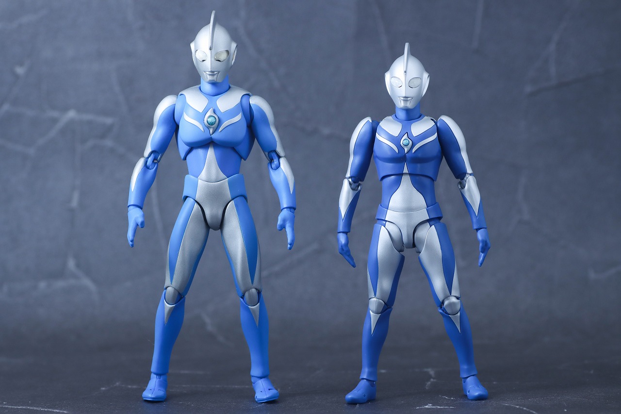 S.H.フィギュアーツ　ウルトラマンコスモス ルナモード　レビュー　ULTRA-ACT　比較