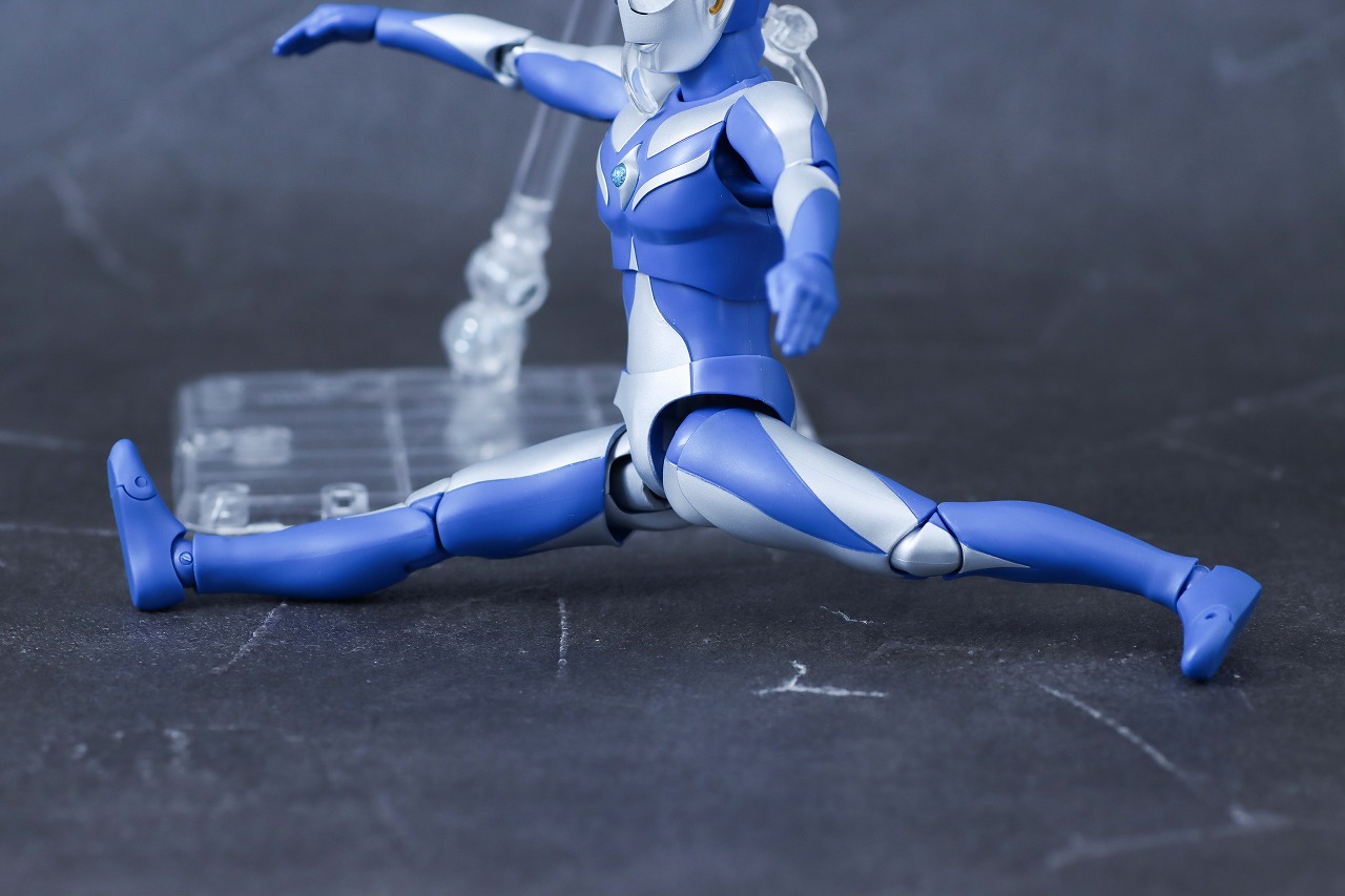 S.H.フィギュアーツ　ウルトラマンコスモス ルナモード　レビュー　可動範囲