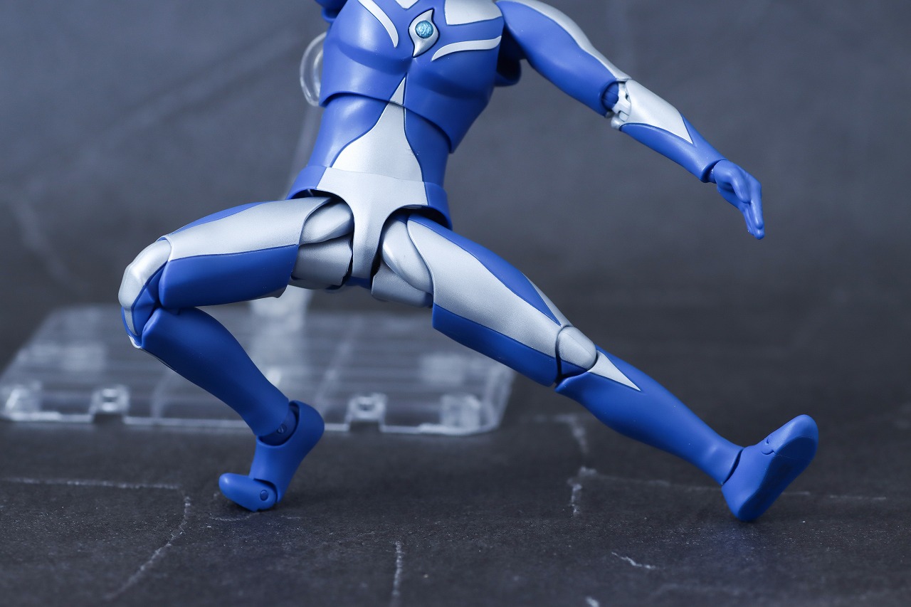 S.H.フィギュアーツ　ウルトラマンコスモス ルナモード　レビュー　可動範囲