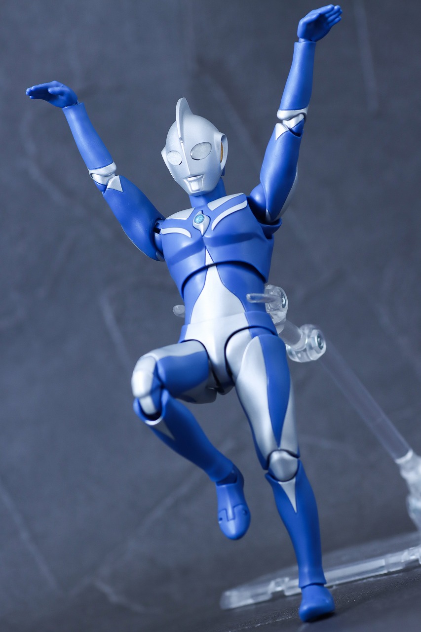 S.H.フィギュアーツ　ウルトラマンコスモス ルナモード　レビュー　アクション