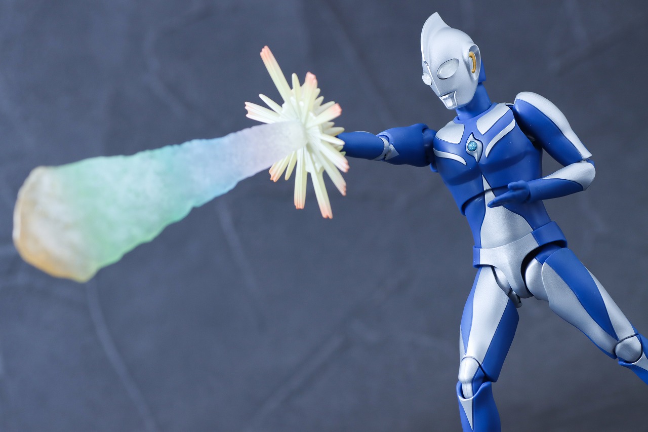 S.H.フィギュアーツ　ウルトラマンコスモス ルナモード　レビュー　アクション