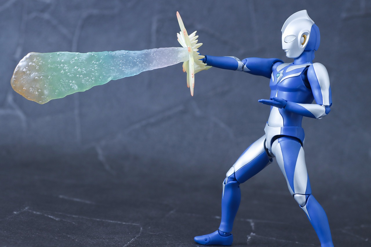 S.H.フィギュアーツ　ウルトラマンコスモス ルナモード　レビュー　アクション