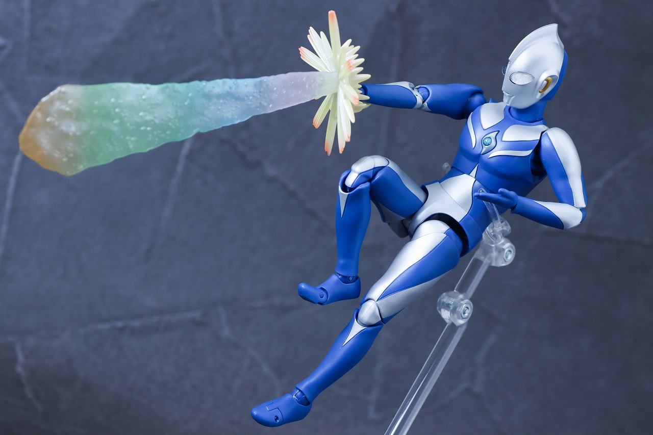 S.H.フィギュアーツ　ウルトラマンコスモス ルナモード　レビュー　アクション
