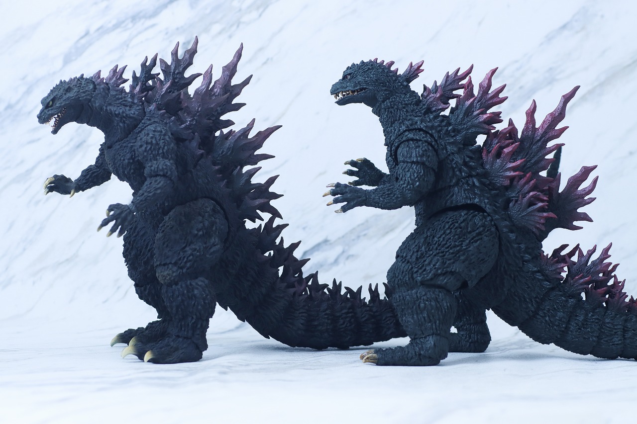 S.H.モンスターアーツ　ゴジラ（2000／G消滅作戦）　ミレニアム　比較