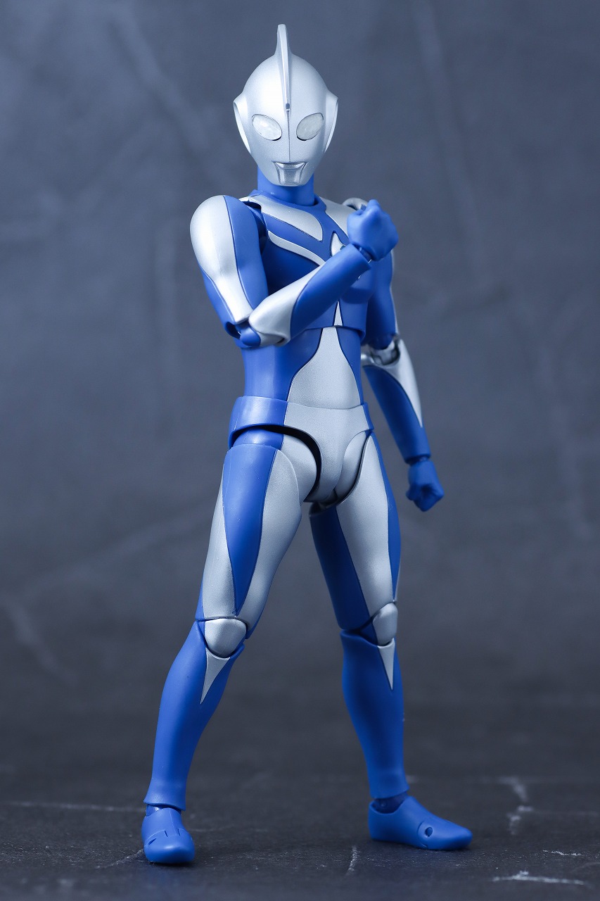 S.H.フィギュアーツ　ウルトラマンコスモス ルナモード　レビュー　本体