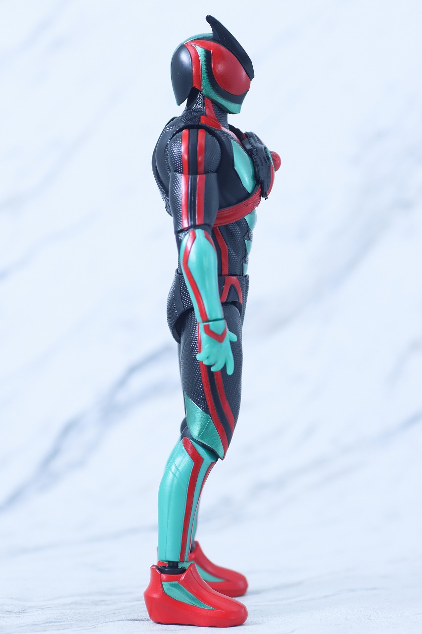 仮面ライダーアクションフィギュア　仮面ライダーゼッツ フィジカムインパクト　レビュー　本体