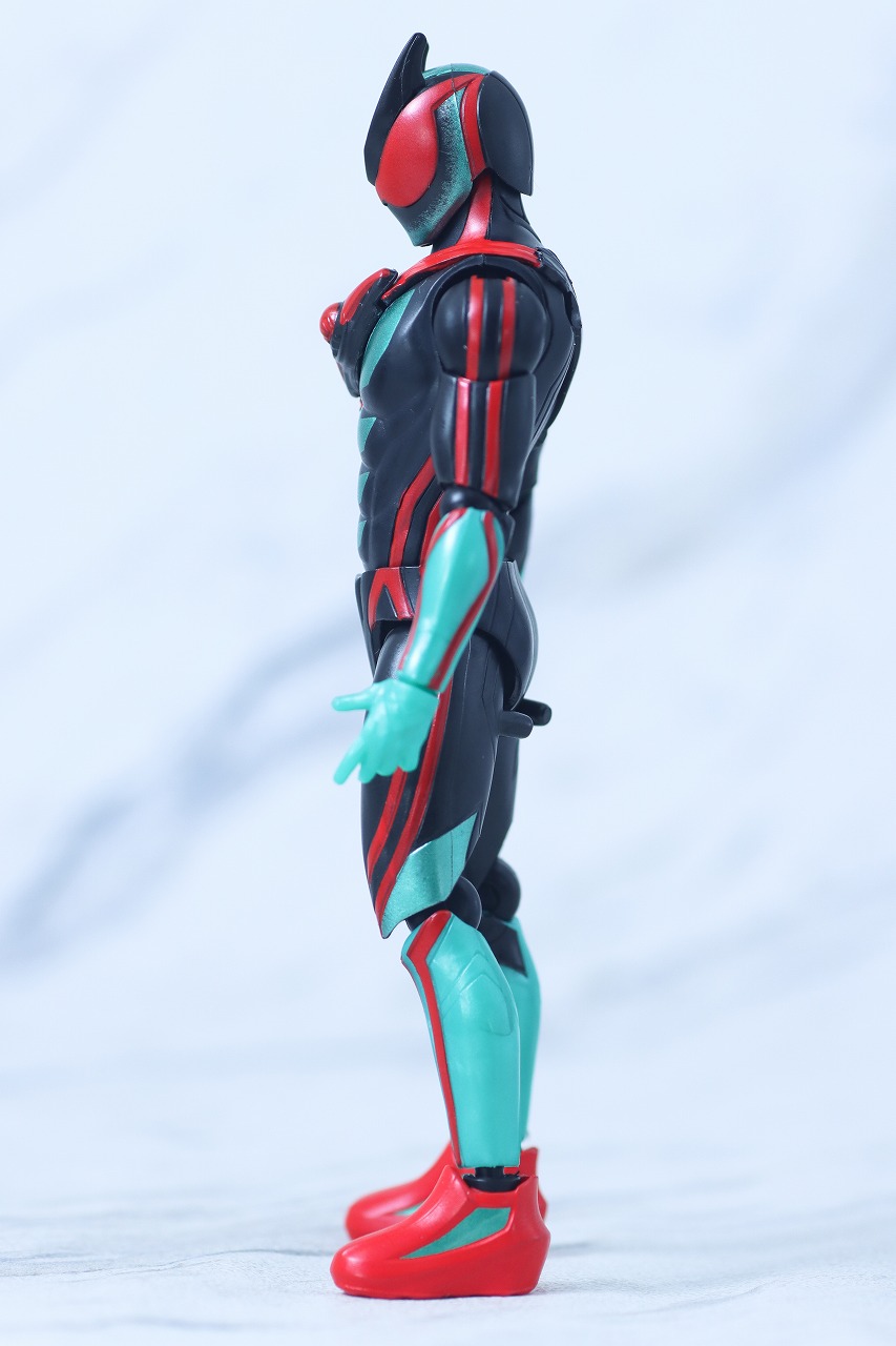 仮面ライダーアクションフィギュア カプセムチェンジコレクション　仮面ライダーゼッツ フィジカムセット　レビュー　本体