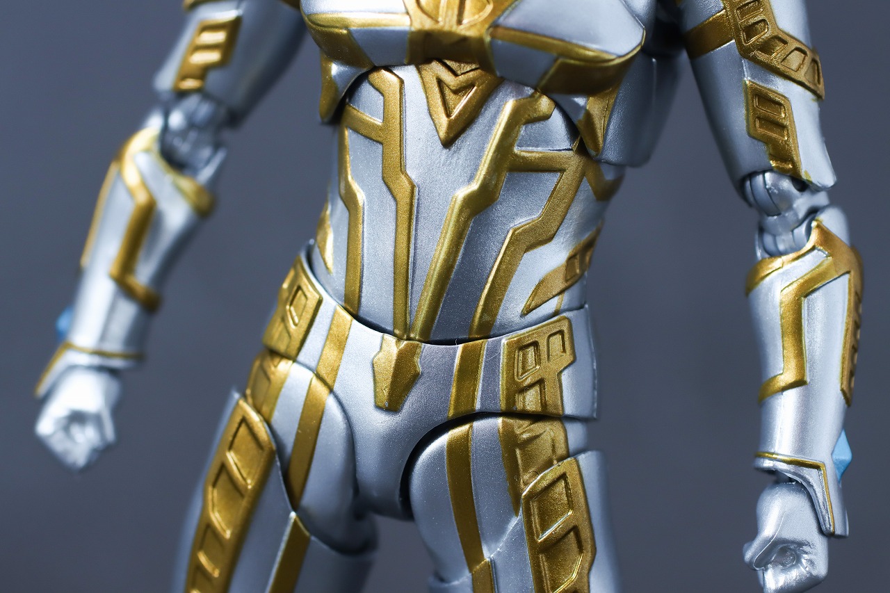 S.H.フィギュアーツ　ウルティメイトシャイニングウルトラマンゼロ ニュージェネ スターズVer.　レビュー　本体