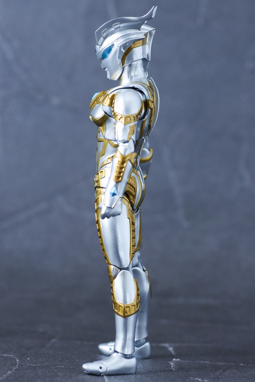 S.H.フィギュアーツ　ウルティメイトシャイニングウルトラマンゼロ ニュージェネ スターズVer.　レビュー　本体