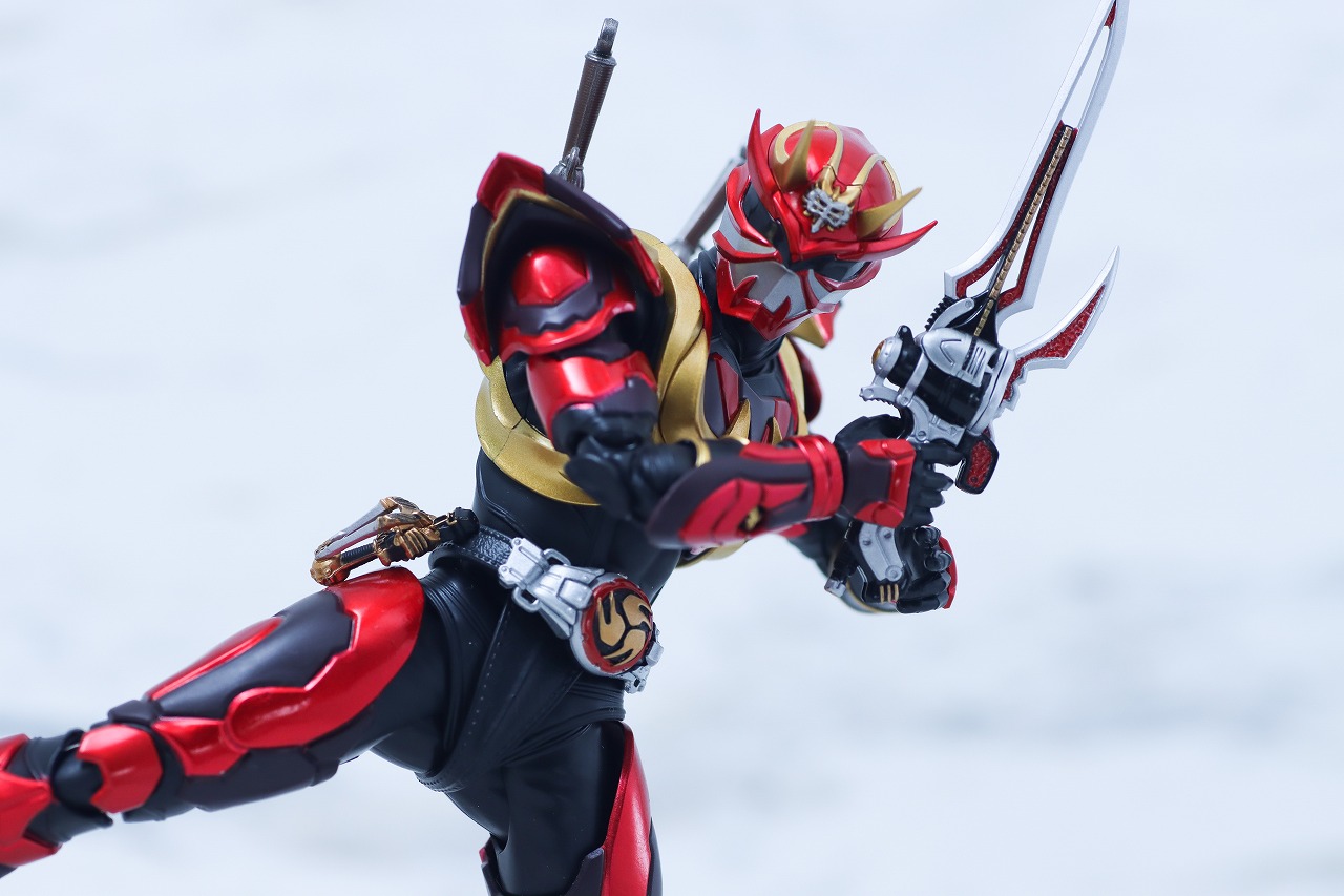 S.H.フィギュアーツ 真骨彫製法　仮面ライダー装甲響鬼　レビュー