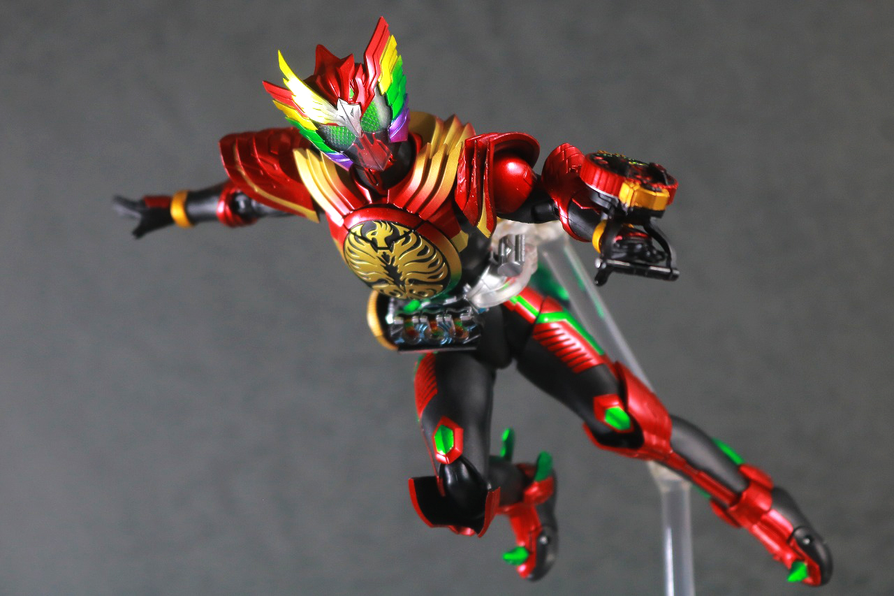 S.H.Figuarts（真骨彫製法）　仮面ライダーオーズ タジャドルコンボエタニティ