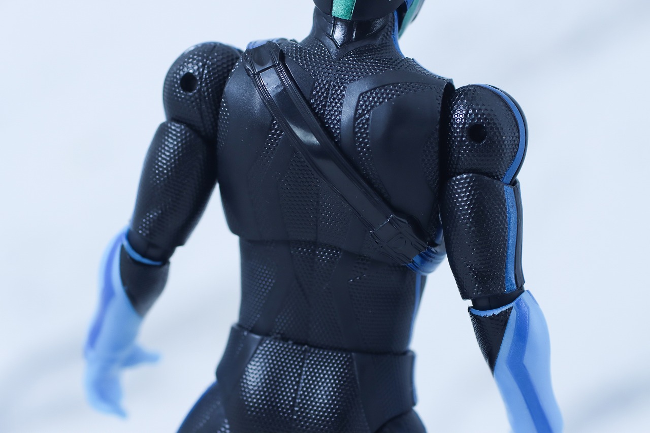 仮面ライダーアクションフィギュア　仮面ライダーゼッツ テクノロムストリーム　レビュー　本体