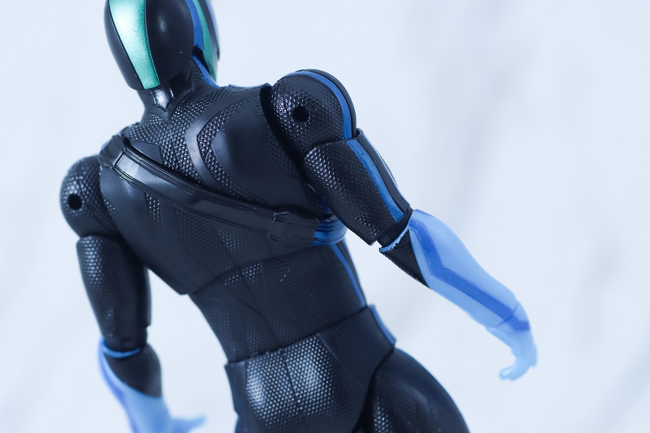 仮面ライダーアクションフィギュア　仮面ライダーゼッツ テクノロムストリーム　レビュー　本体