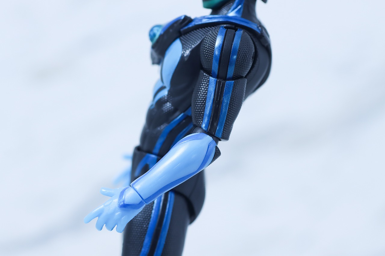 仮面ライダーアクションフィギュア　仮面ライダーゼッツ テクノロムストリーム　レビュー　本体