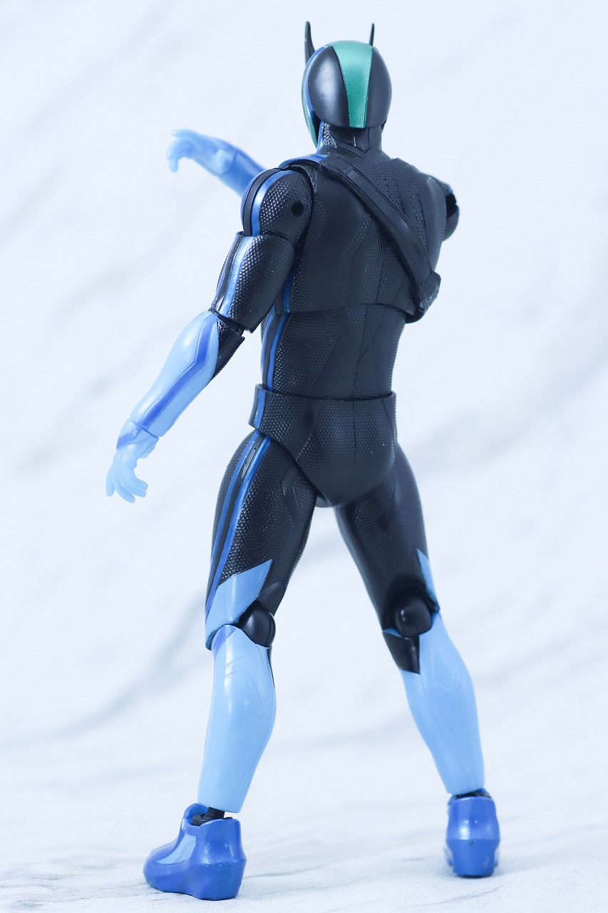 仮面ライダーアクションフィギュア　仮面ライダーゼッツ テクノロムストリーム　レビュー　本体