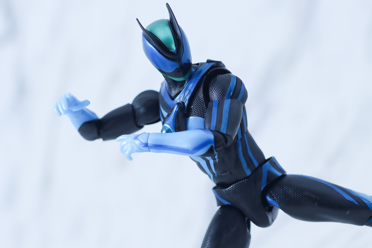 仮面ライダーアクションフィギュア　仮面ライダーゼッツ テクノロムストリーム　レビュー　アクション