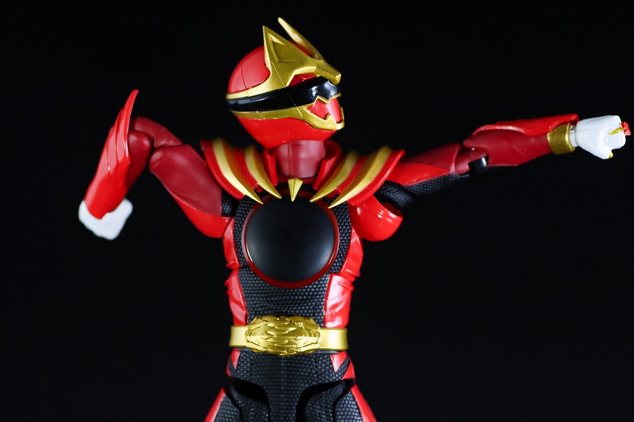 S.H.フィギュアーツ　ゴジュウルフ　レビュー　可動範囲