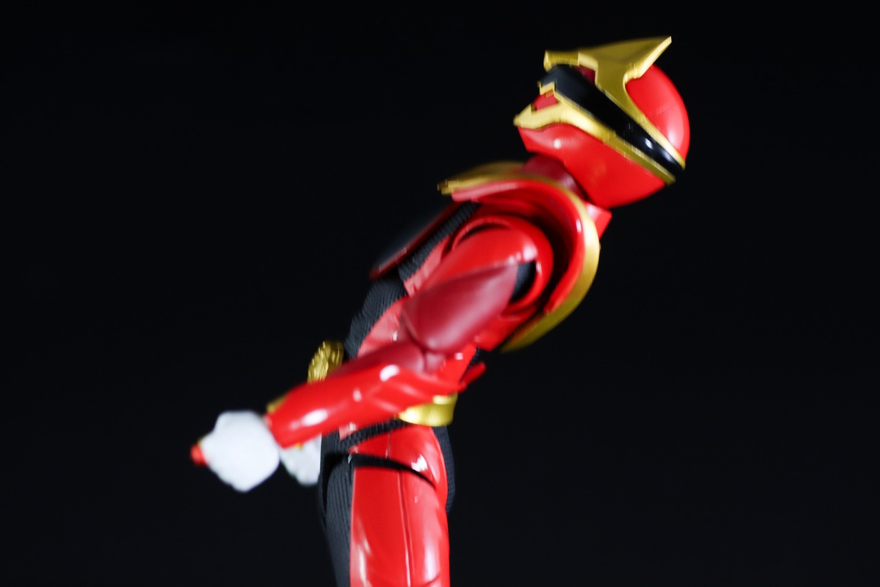 S.H.フィギュアーツ　ゴジュウルフ　レビュー　可動範囲